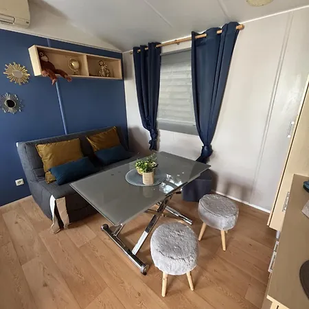 Campsite Mobil-home 4 Personnes *